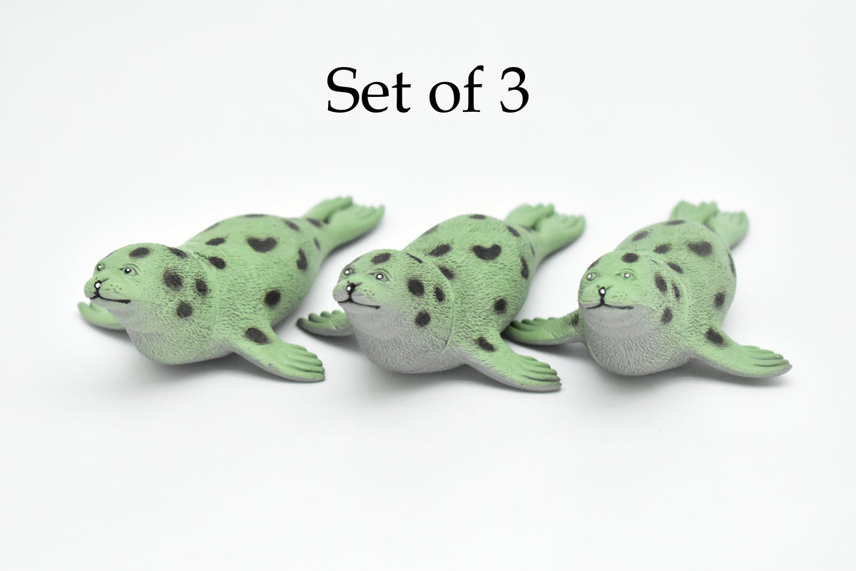 Seal, Spotted Seal, Very Nice Plastic Replica   5 1/2-inch  -  F468 B6