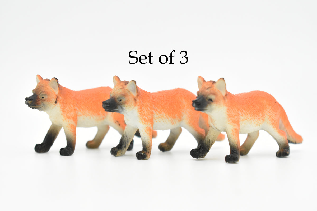 Red Fox, Canidae, Vulpes vulpes, Hand Painted, Realistic, Very Nice Plastic Design, Animal,  Educational, Diorama Model, Lifelike, Toy, Gift,    2 1/2 Inches.   CWG108 B237