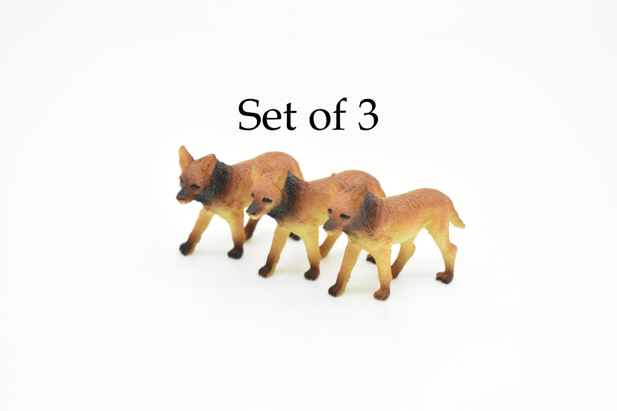 Dingo, Canine, Australia Dog, Canis lupus dingo, Very Nice Plastic Design, Animal Figure, Educational, Figure, Lifelike, Diorama Model, Replica, Toy, Kids, Gift,   2 1/2 Inches.    CWG134 B238