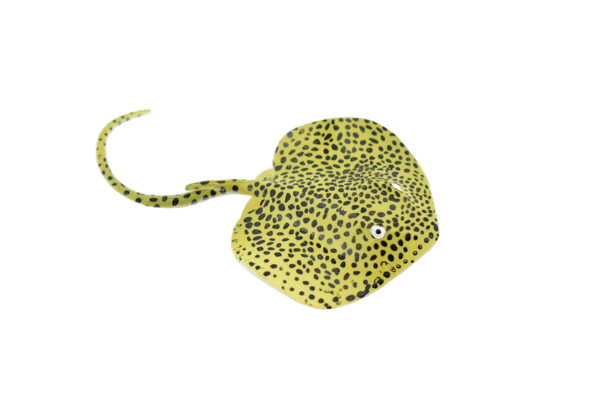 Spotted Ray, Skate, Sand Ray, Rubber Fish, Hand Painted, Realistic Toy Figure, Diorama Model, Replica, Kids, Educational, Gift,       3 Inches.       CH405 BB108