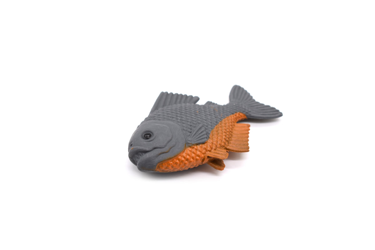 Plastic Piranha 2 1/2-inch toy fish - F424 B8
