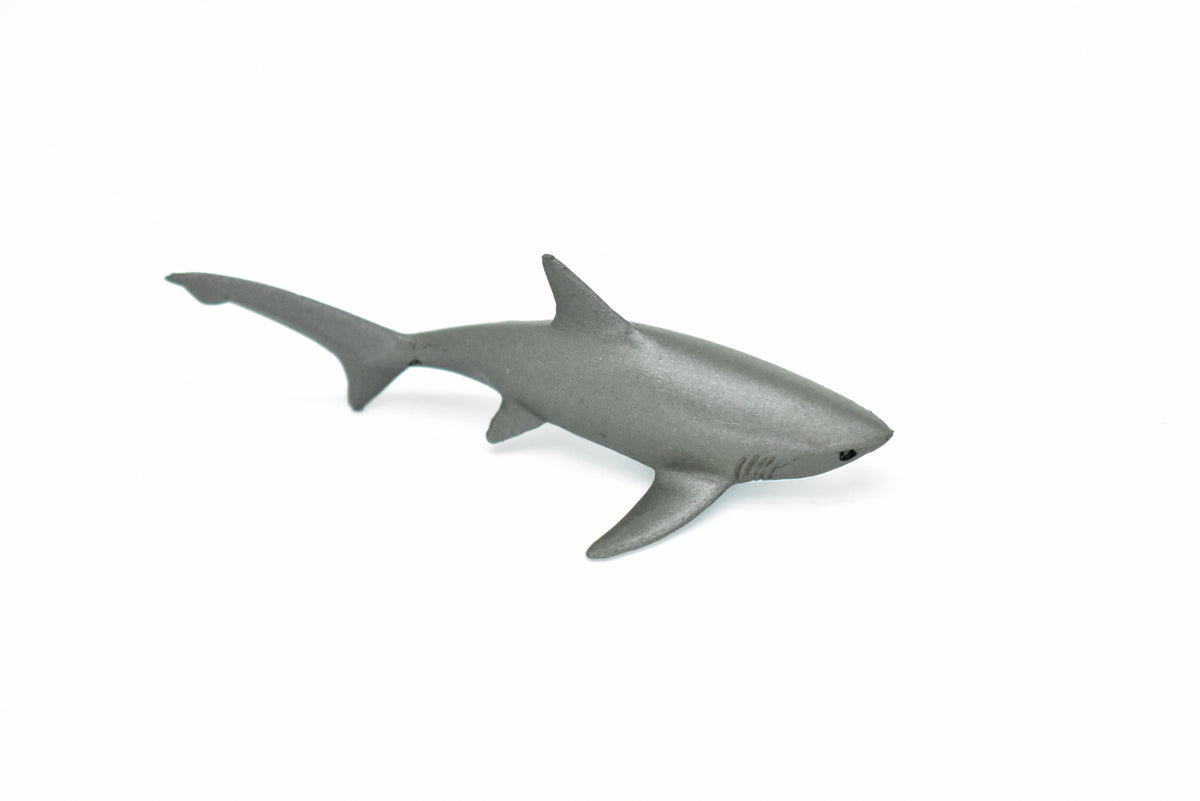 Thresher Shark, Very Nice Plastic Replica   3"   -    F1012 B118