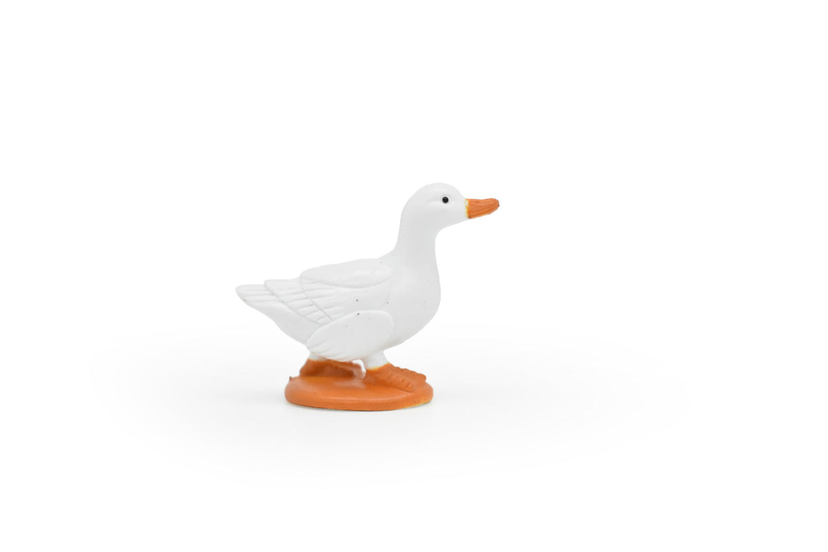 Duck, White, Very Nice Plastic Reproduction  1 1/2"    F4156 B140