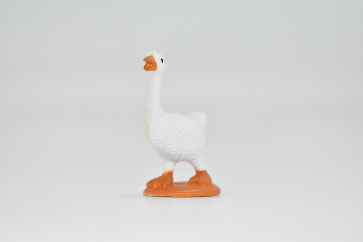 Goose, White, Very Nice Plastic Reproduction     1 3/4"   F4157 B140