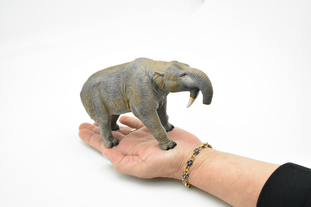 Deinotherium, Ancient Elephant,  Museum Quality Plastic Replica   7"   M084 B605