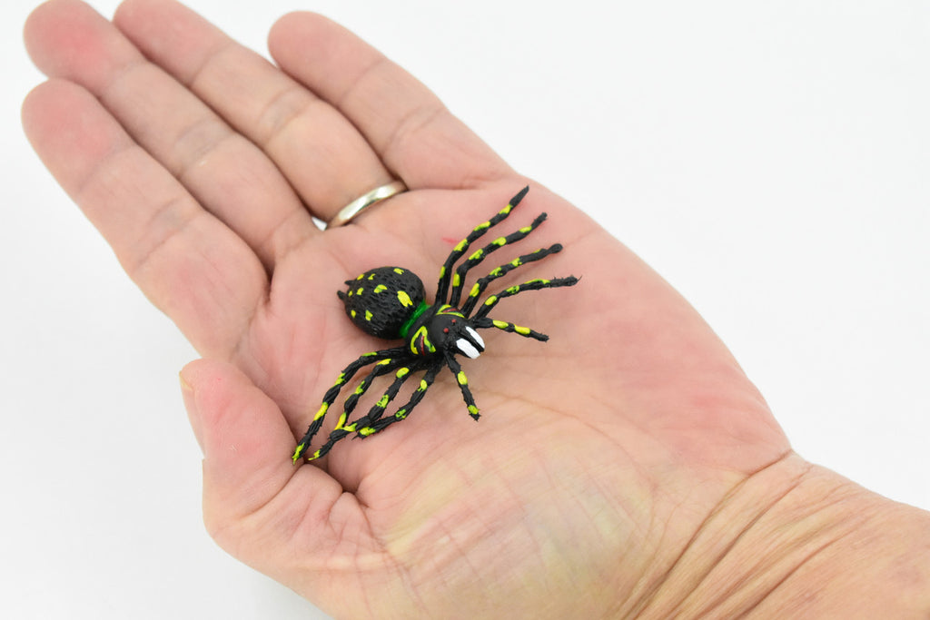 Spider, Yellow Spots, Rubber Insect, Realistic Figure, Model, Replica, Kids Educational Gift,         2"     F921 B40