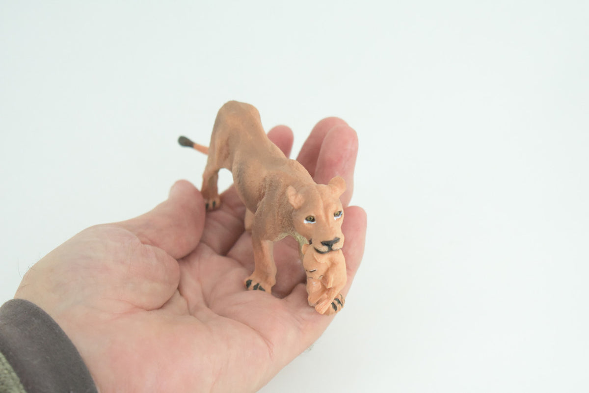 Lioness with Baby, Cub, Museum Quality, Educational, Hand Painted, Realistic, Rubber Animal, Realistic, Diorama, Toy, Kids, Gift, 5 Inches. CH809 BB188