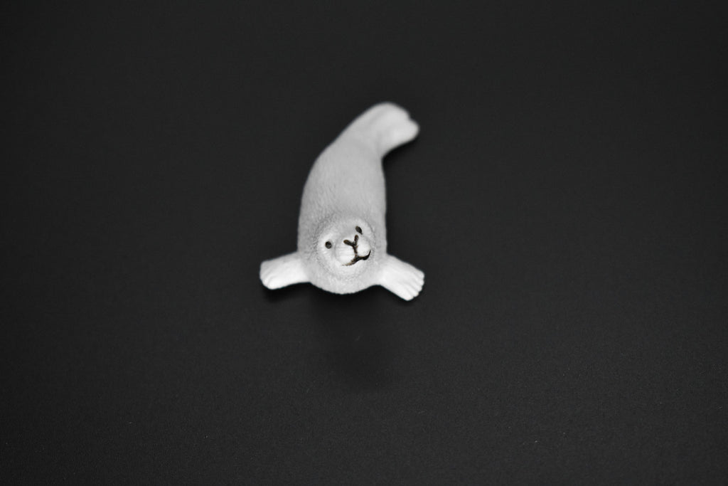Harp Seal, Saddleback seal, High Quality, Plastic, Hand Painted, Realistic, Figure, Model, Replica, Toy, Kids, Educational, Gift,    2"     F3502 B67