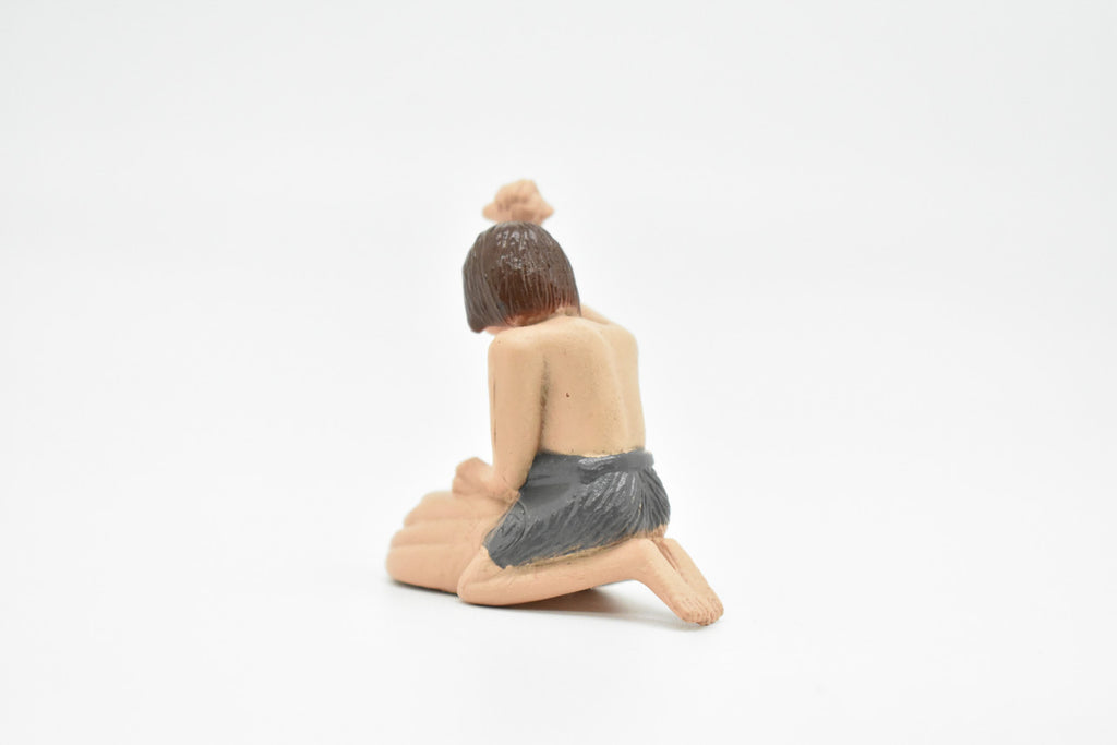 Prehistoric Man with Rock, Caveman, Very Nice Plastic Reproduction    1 3/4"    F4465 B222