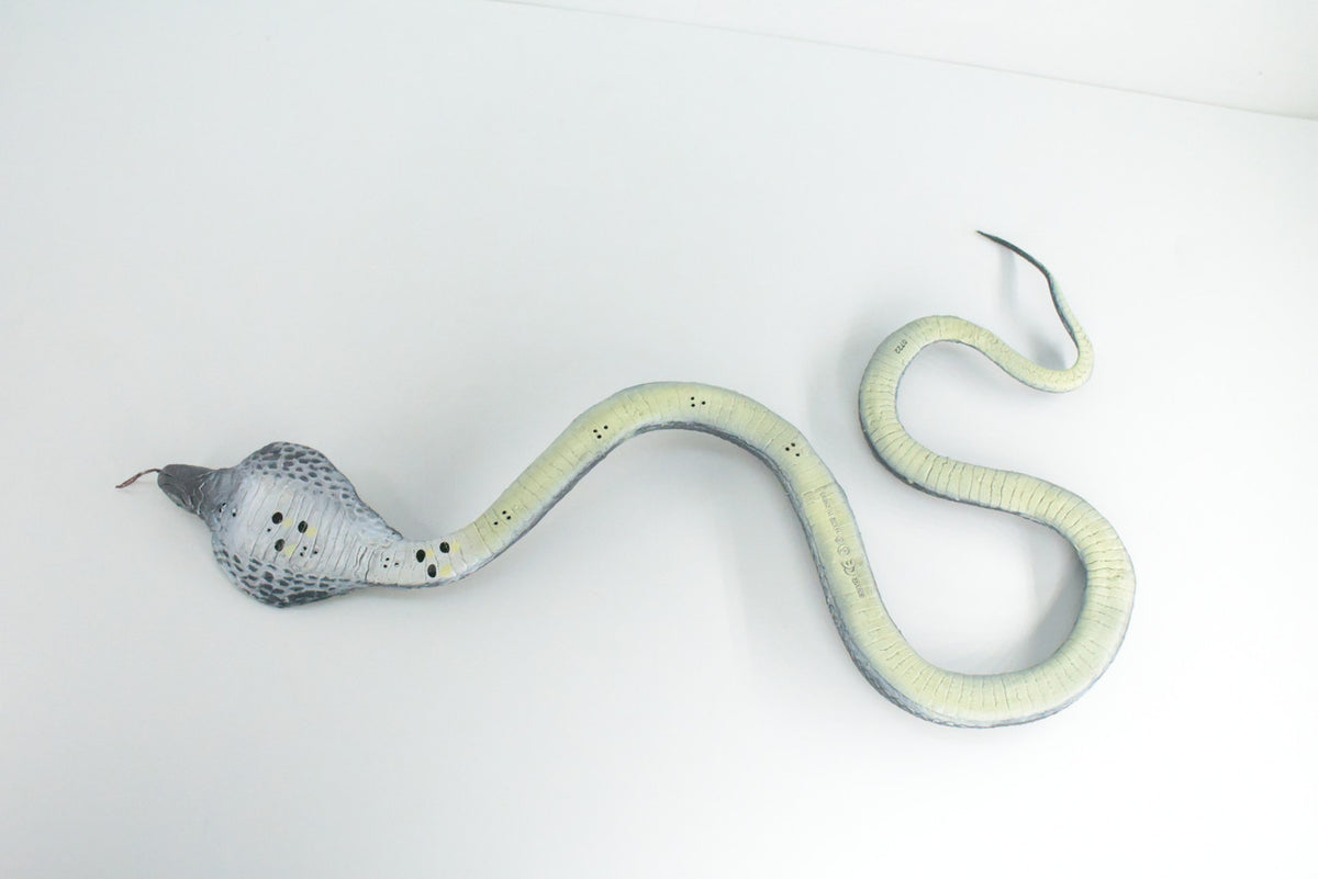 King Cobra, High Quality, Hand Painted, Hard Rubber Snake, Realistic Reptile, Toy Figure, Diorama Model, Replica, Kids, Educational, Gift,    16 Inches.    IM18 B656