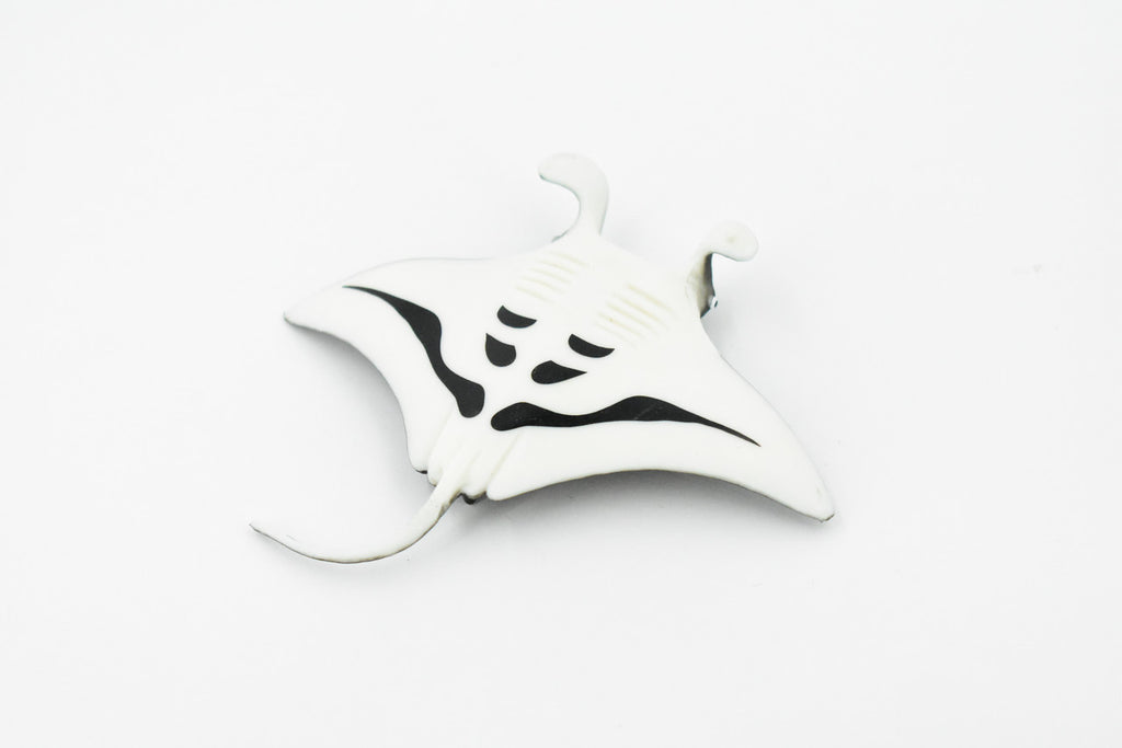 Manta Ray, Devil Fish, Museum Quality, Educational, Rubber Fish, Hand Painted, Realistic Toy Figure, Diorama Model, Kids,  Gift,    4 Inches.  CH226 BB119