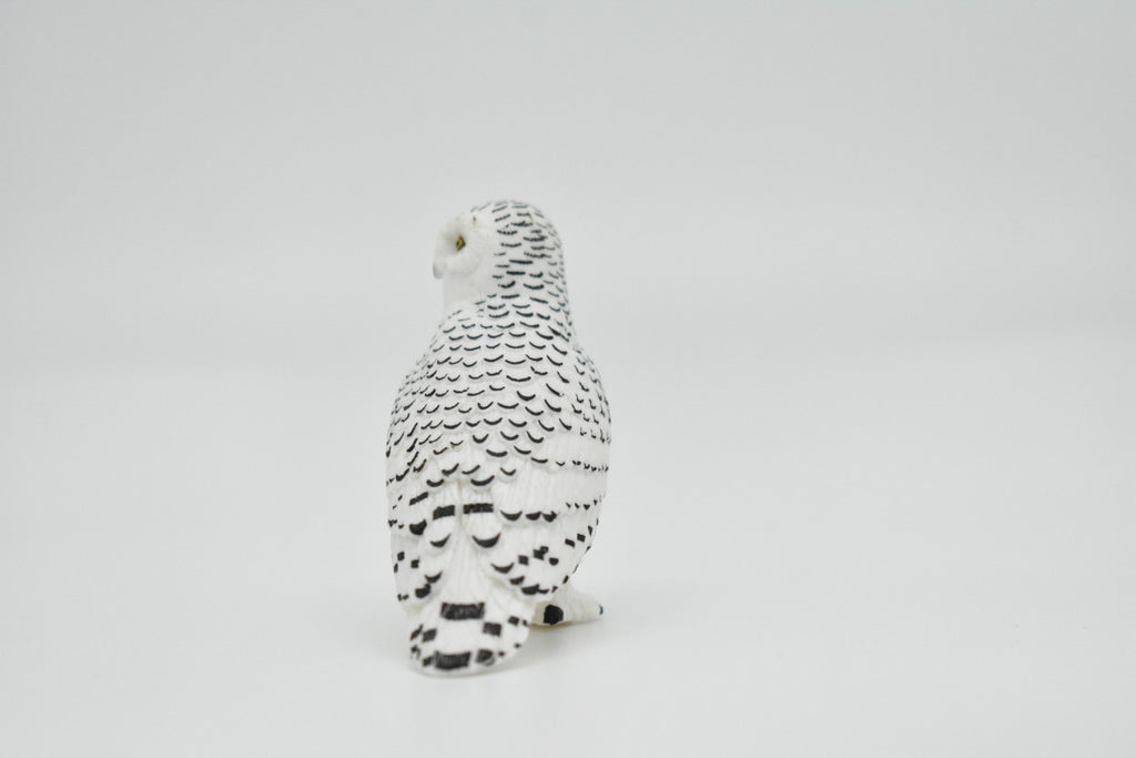Snowy Owl, Museum Quality Plastic Reproduction Hand Painted     2 1/2"    M124 B648