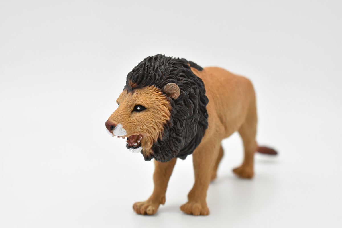 Lion, Very Nice Plastic Replica  6 1/2-inch  -  F157 B24