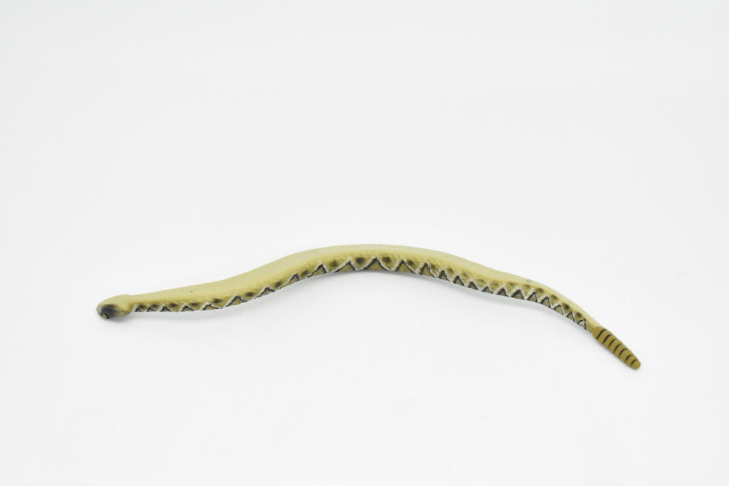 Rattlesnake, Diamond Back, Museum Quality Rubber Snake, Educational, Realistic Hand Painted Figure, Lifelike Figurine, Replica, Gift,    6 1/2"   CWG248 B239