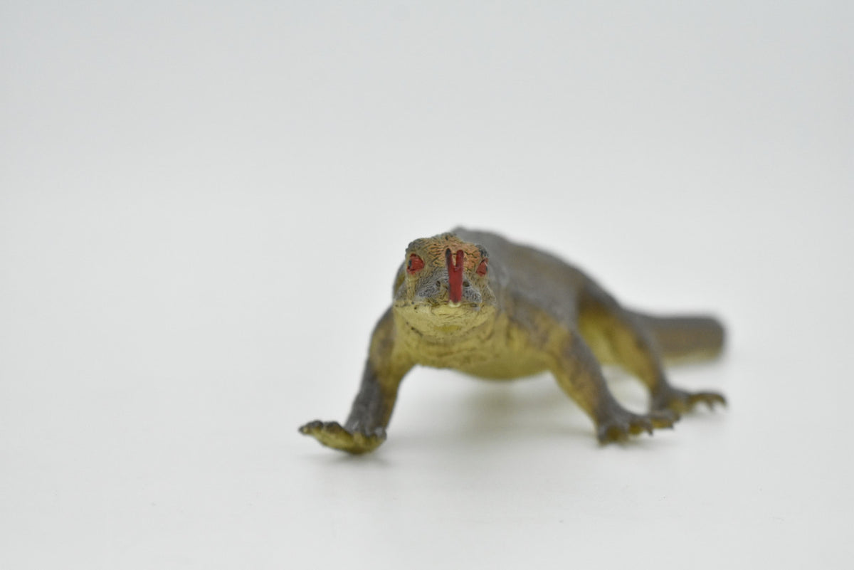 Komodo Dragon, Lizard, Reptile, Very Realistic Rubber Reproduction, Hand Painted Figurines,    8"    RI13 B259