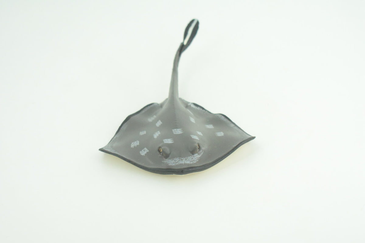 Sting Ray, Spotted Stingray, Museum Quality, Hand Painted, Rubber Fish, Realistic, Diorama, Model, Toy, Kids, Educational, Gift,   6 Inches.   CH1017 BB216