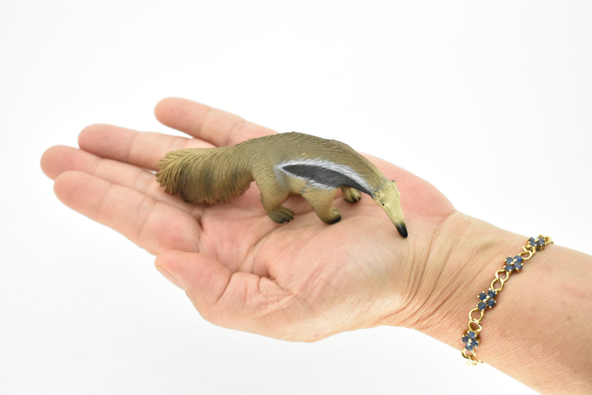 Anteater, Giant Vermilingua, Museum Quality, Hand Painted, Educational, Rubber Animal, Realistic Toy Figure, Diorama Model, Kids,  4 Inches.  