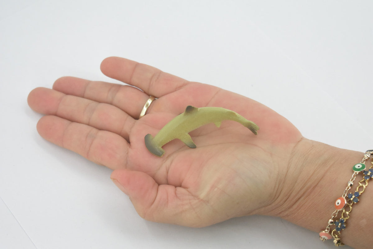  Hammerhead Shark, High Quality Rubber Fish Design, Hand Painted, Educational, Realistic, Diorama Figure, Model, Replica,  Gift,      3 Inches.  