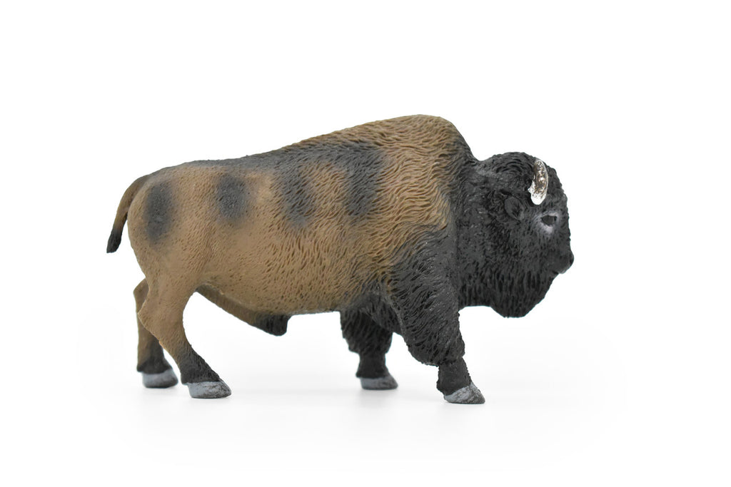 Buffalo, Bison, American, Museum Quality Plastic Reproduction, Hand Painted Figurines      4.5"       CH135 B243