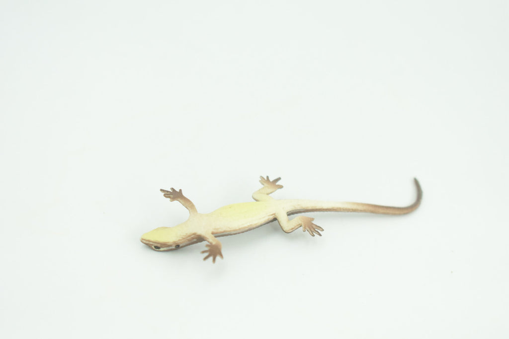 Common Grass Lizard, Educational, Hand Painted, Rubber Reptile, Museum Quality, Diorama, Toy, Kids, Gift,  4 Inches.  CH744 BB184