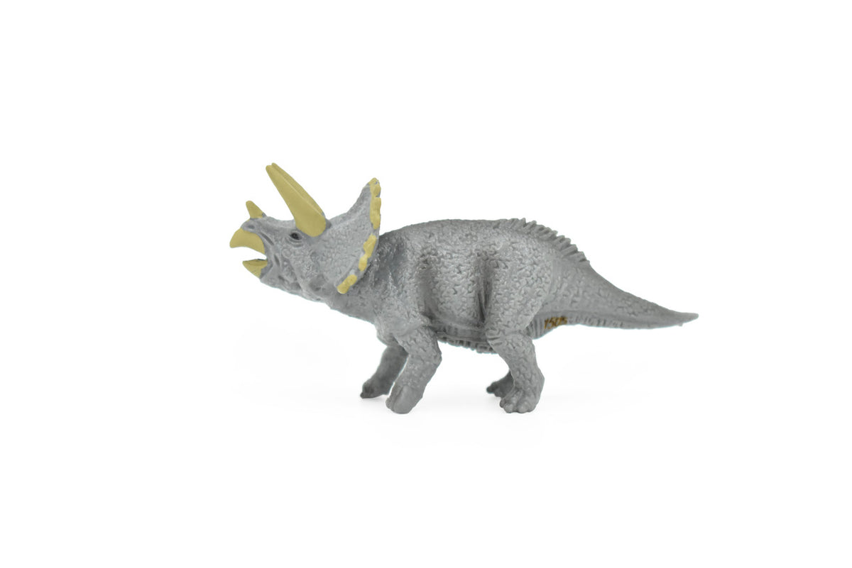 Triceratops Dinosaur, Very Nice Plastic Replica    3"    F8115-B117