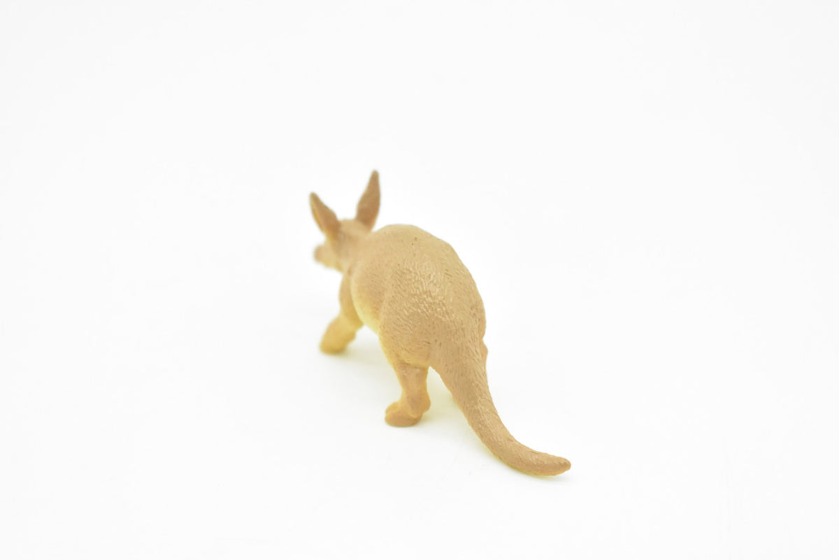 Aardvark, Orycteropus afer, Very Nice Plastic Design, African Animal Figure, Educational, Figure, Lifelike, Diorama Model, Figurine, Replica, Toy, Gift,    3 Inches.     CWG99 B237