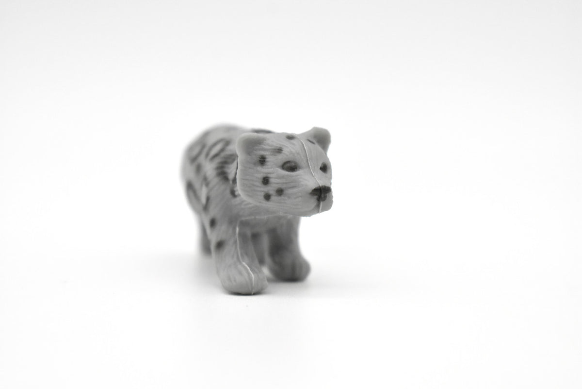 Leopard Cub, Snow,  ~ Plastic Replica  2 1/2" ~ F242-B206