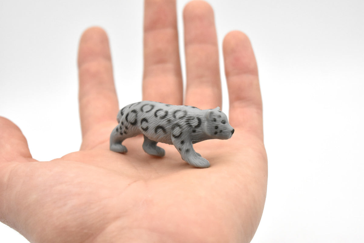 Leopard Cub, Snow,  ~ Plastic Replica  2 1/2" ~ F242-B206
