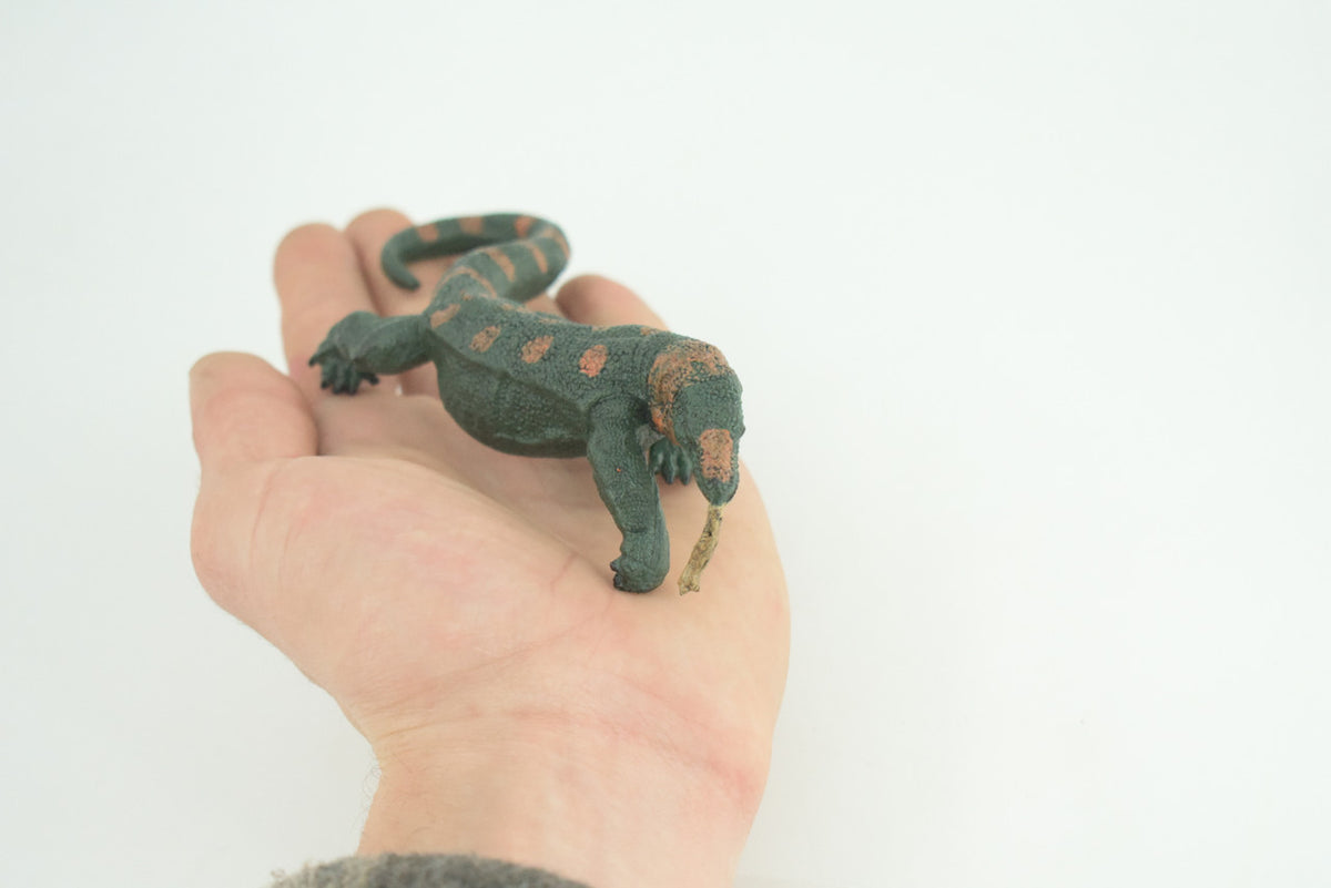 Komodo Dragon, Hand Painted, Educational, Museum Quality, Realistic, Rubber, Reptile, Lizard, Diorama, Figure, Toys, Kids, Gift, 6 Inches. CH913 BB203