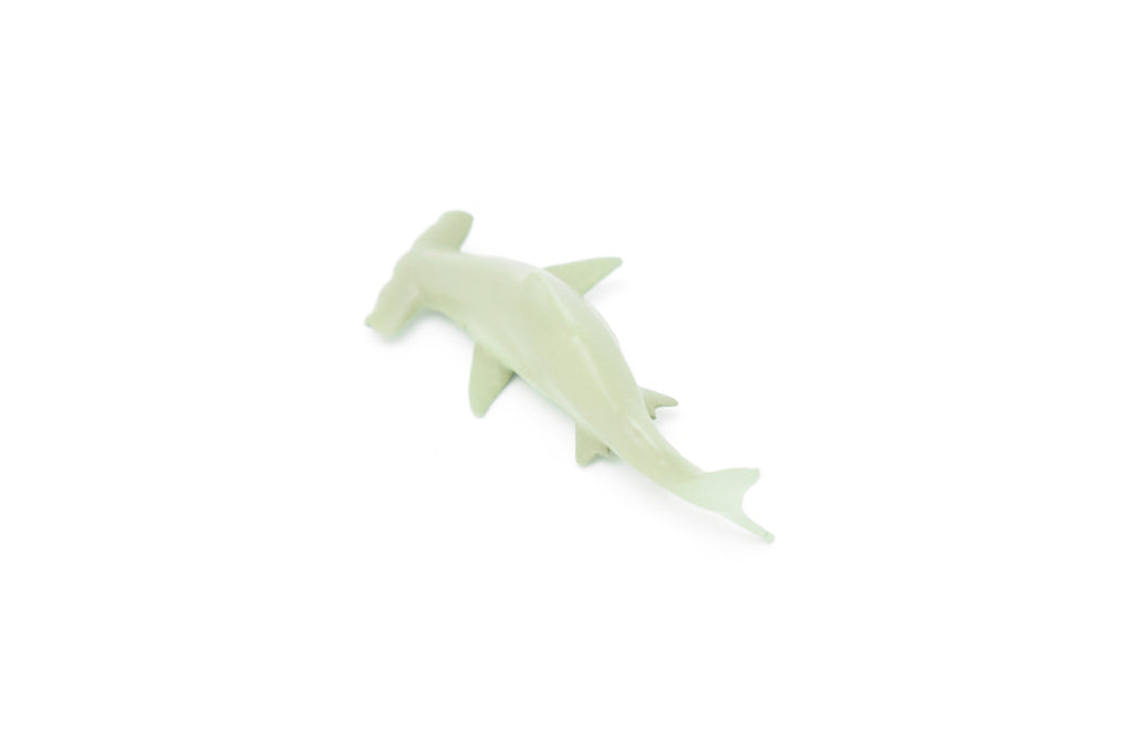Hammerhead Shark, Curved, Very Nice Plastic Replica    3"   -   F1011 B118