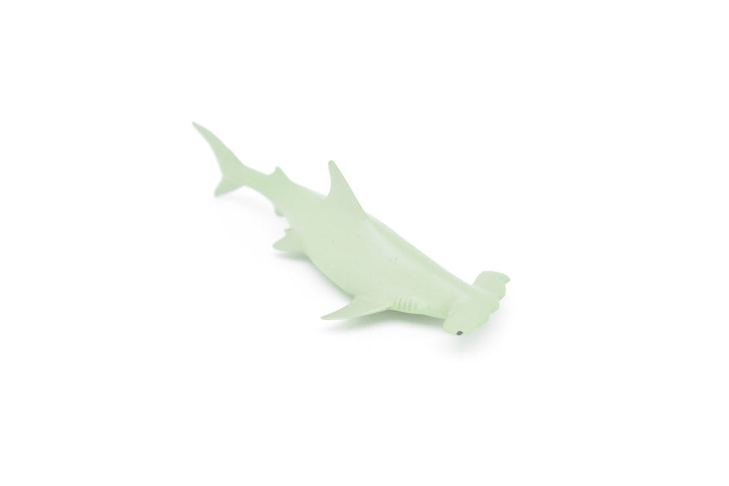 Hammerhead Shark, Curved, Very Nice Plastic Replica    3"   -   F1011 B118