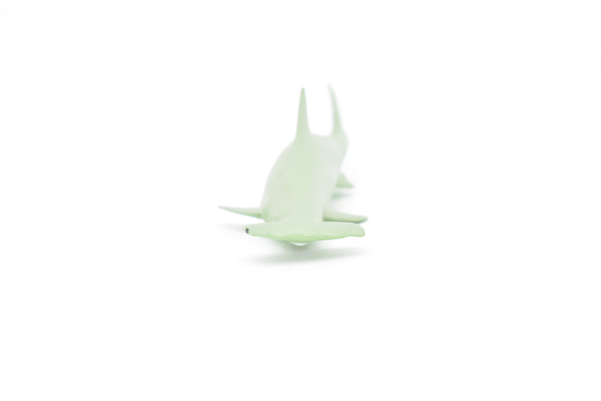 Hammerhead Shark, Curved, Very Nice Plastic Replica    3"   -   F1011 B118
