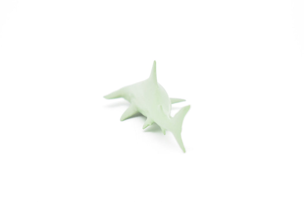 Hammerhead Shark, Curved, Very Nice Plastic Replica    3"   -   F1011 B118