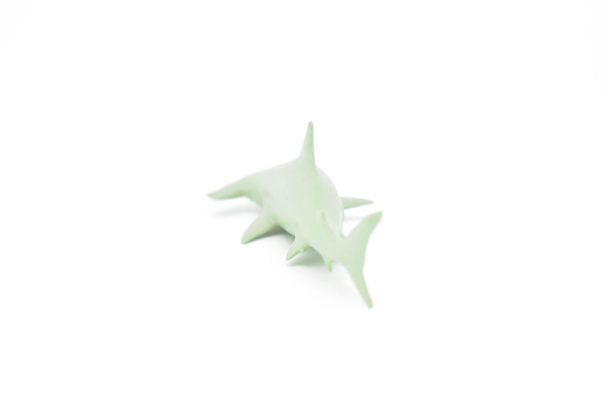 Hammerhead Shark, Curved, Very Nice Plastic Replica    3"   -   F1011 B118