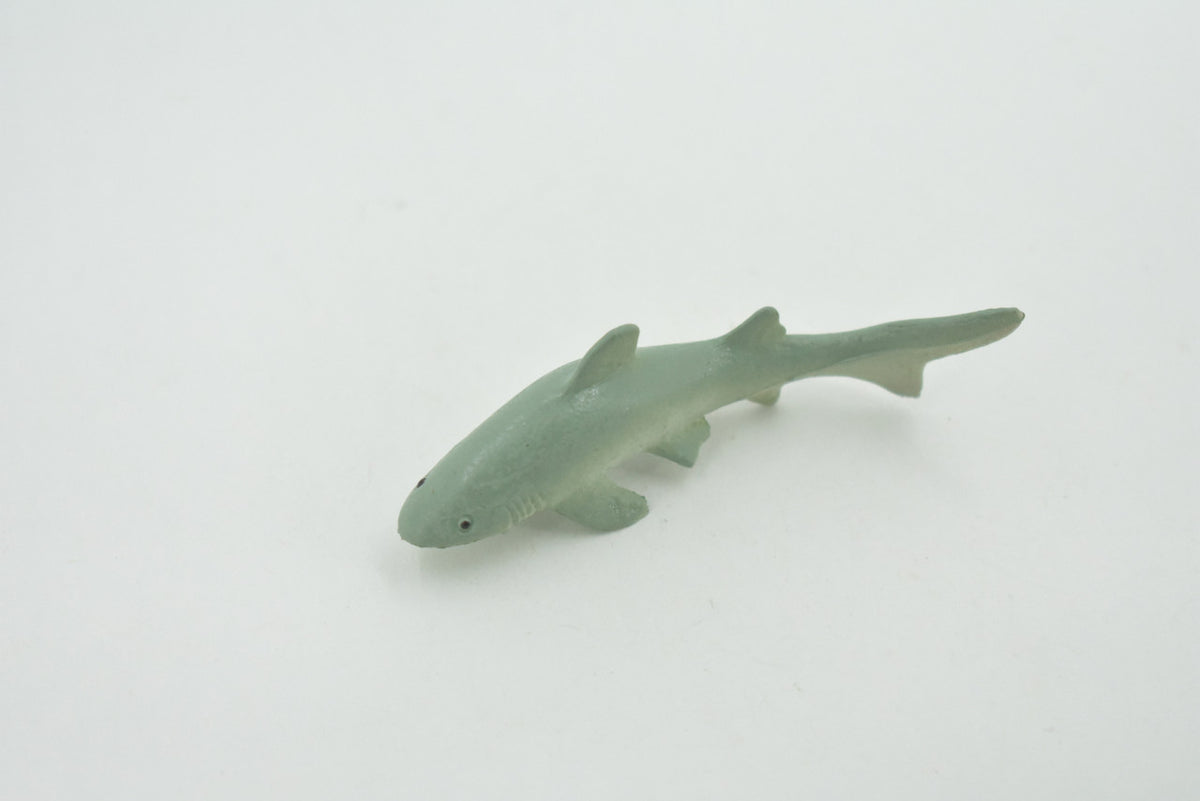Grey Nurse Shark, High Quality Rubber, Fish Design, Hand Painted, Educational, Realistic, Diorama Figure, Model, Replica,  Gift,      3 Inches.    IM06 B228