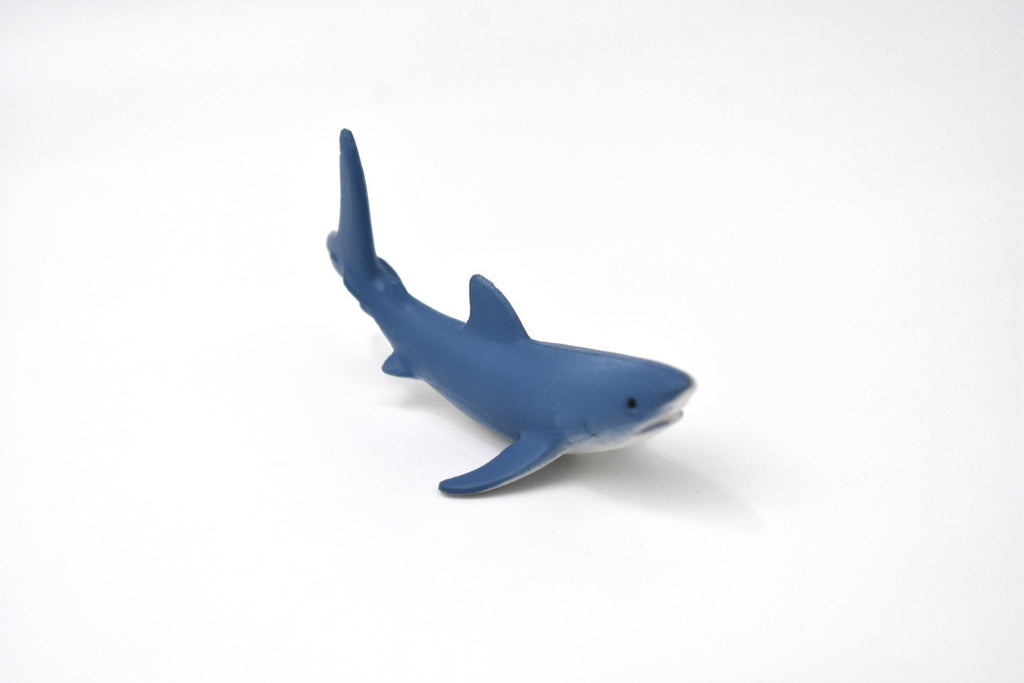Mako Shark, Isurus oxyrinchus, Very Nice Rubber Fish, Educational, Realistic Figure, Lifelike Model, Figurine, Replica, Gift,   3" 